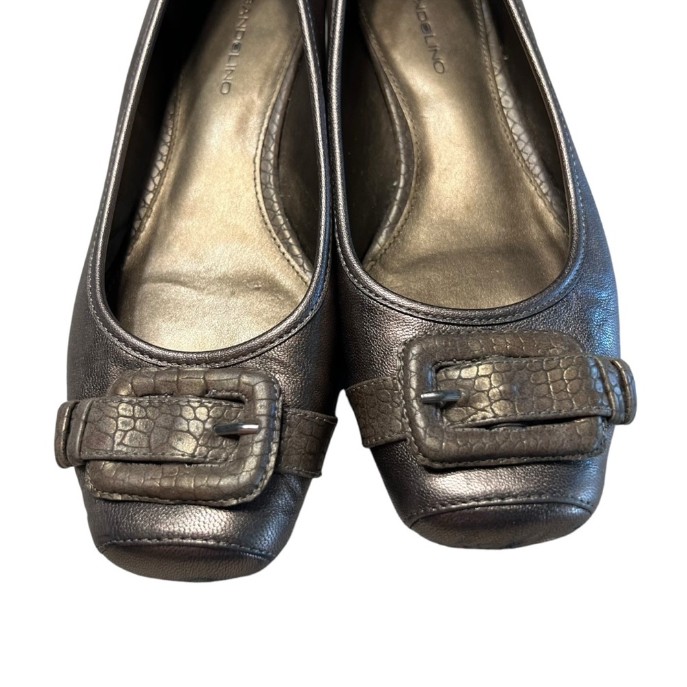 Bandolino Crome Antique Gold Leather Buckle Detail Closed Toe Flats Size 7 - Picture 11 of 12